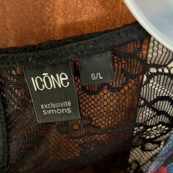 Floral crop top with lacy back - Picture 3 of 3